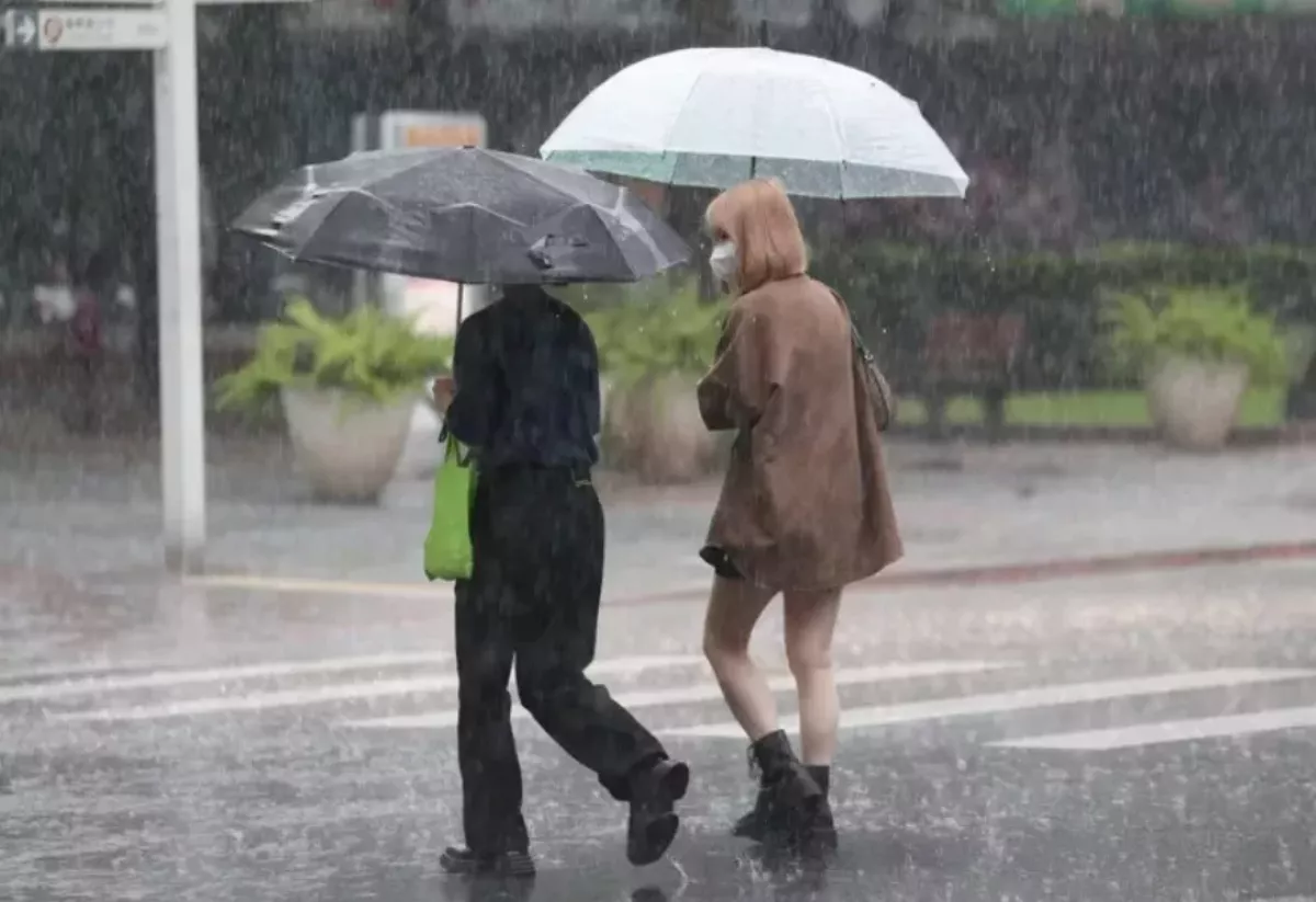 明天「半個台灣」溼答答　周日降雨最明顯 