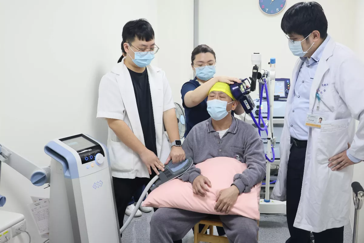 雙重磁刺激搭配中醫治療  中風患者重新站起來