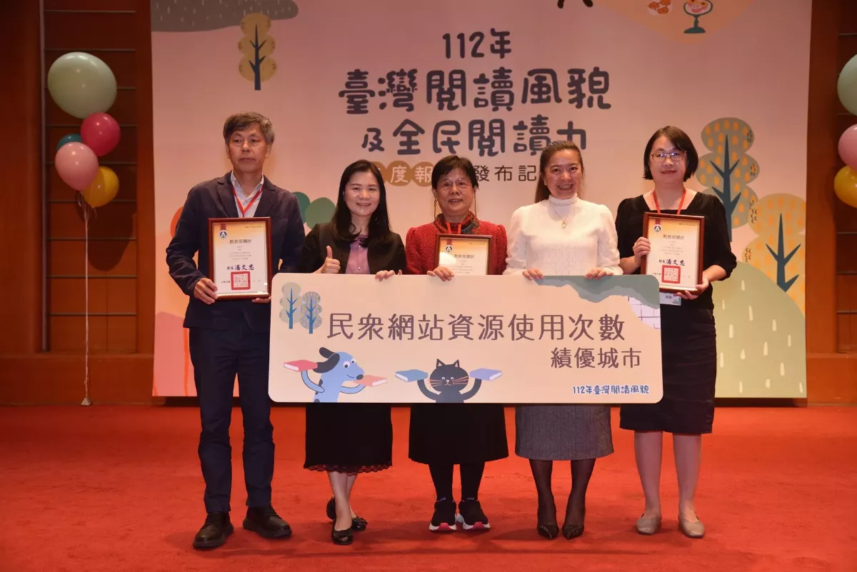 經常到圖書館借書 7歲童獲推薦愛閱達人