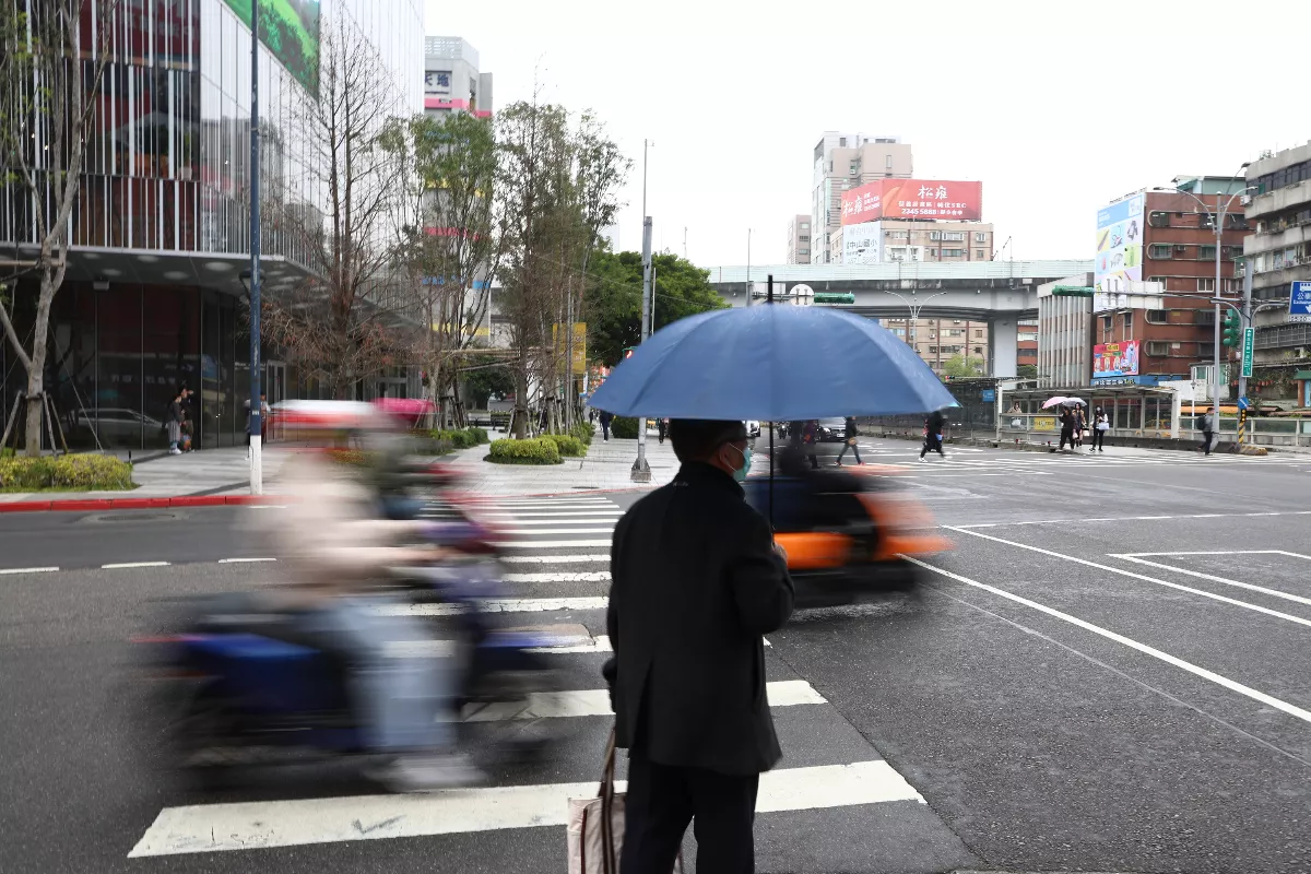 吳德榮：鋒面掠過大台北零星飄雨 北台灣30日起防短暫陣雨