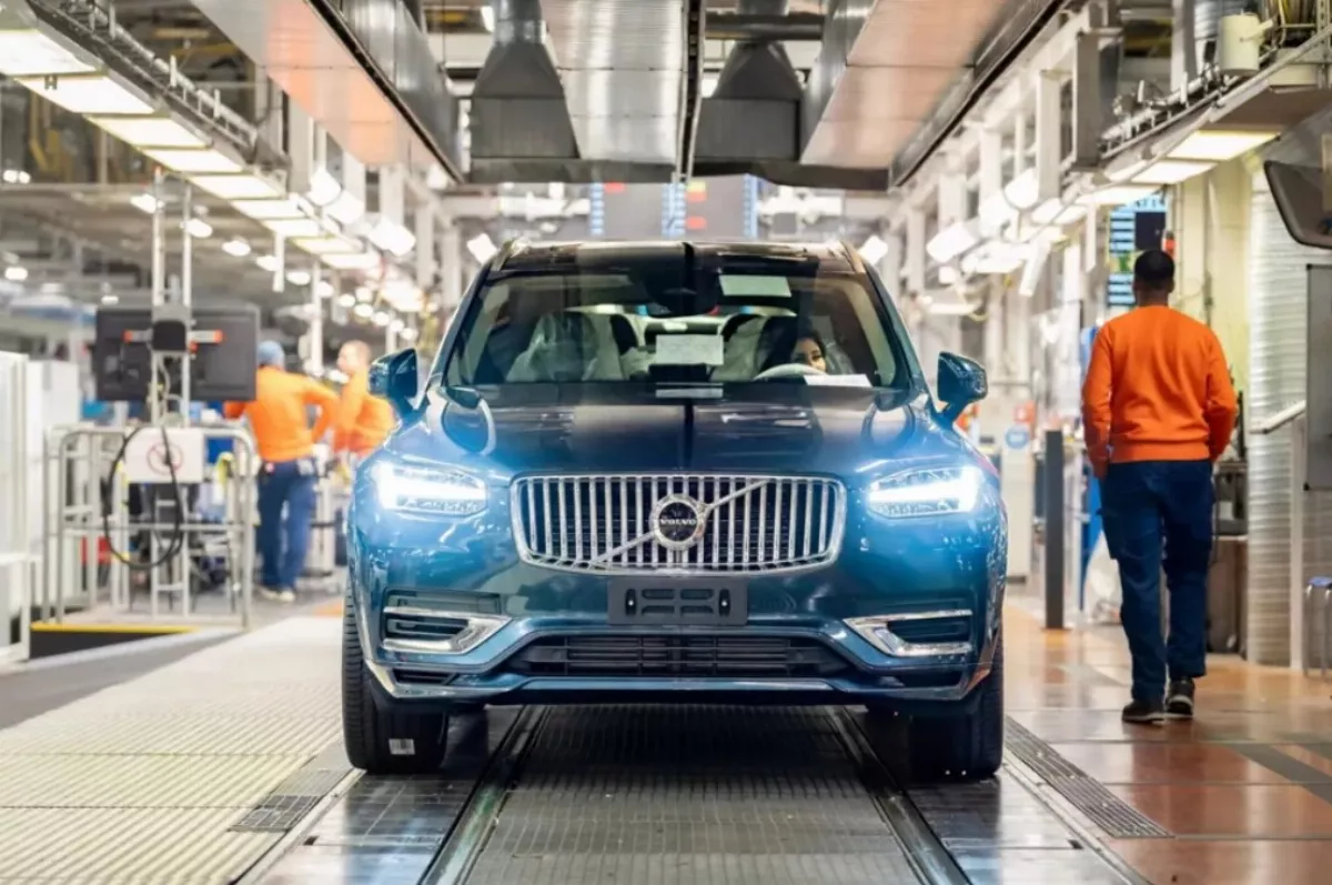 象徵新時代來臨   最後一輛VOLVO柴油車下線   