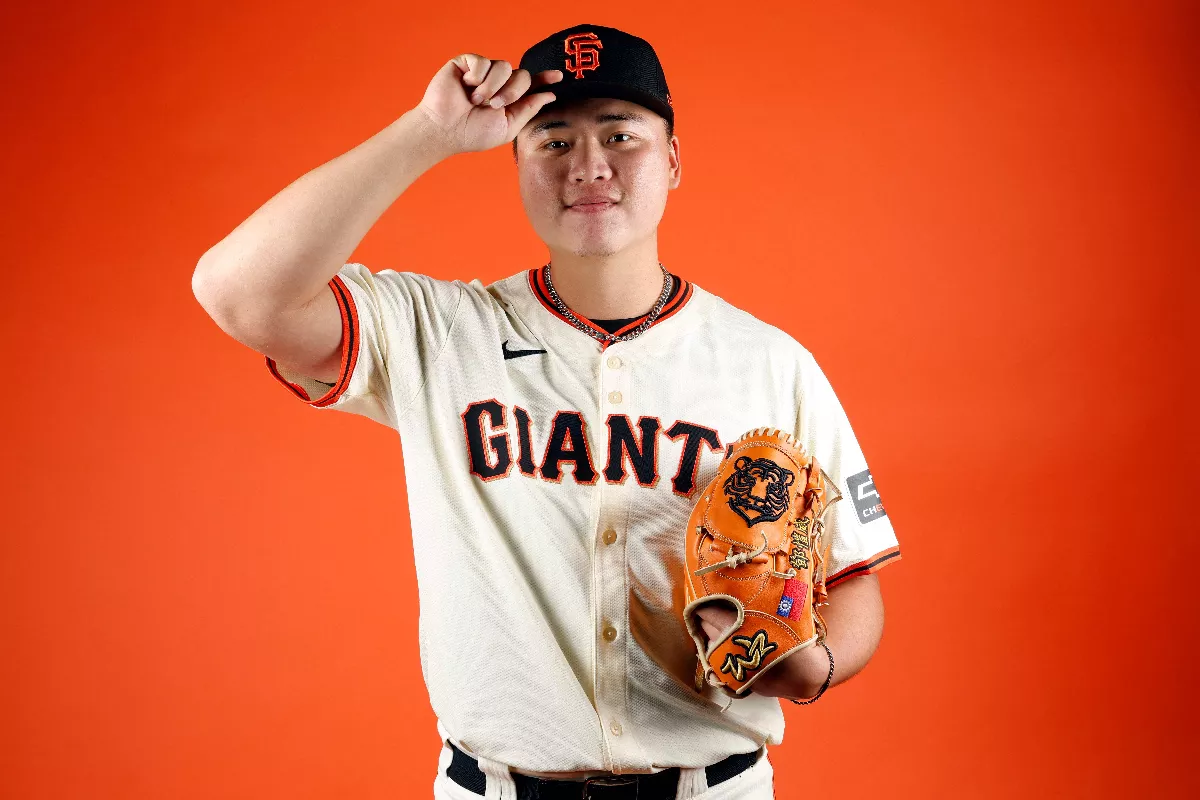 MLB／鄧愷威大聯盟初登板　意外獲偶像達比修贈手套