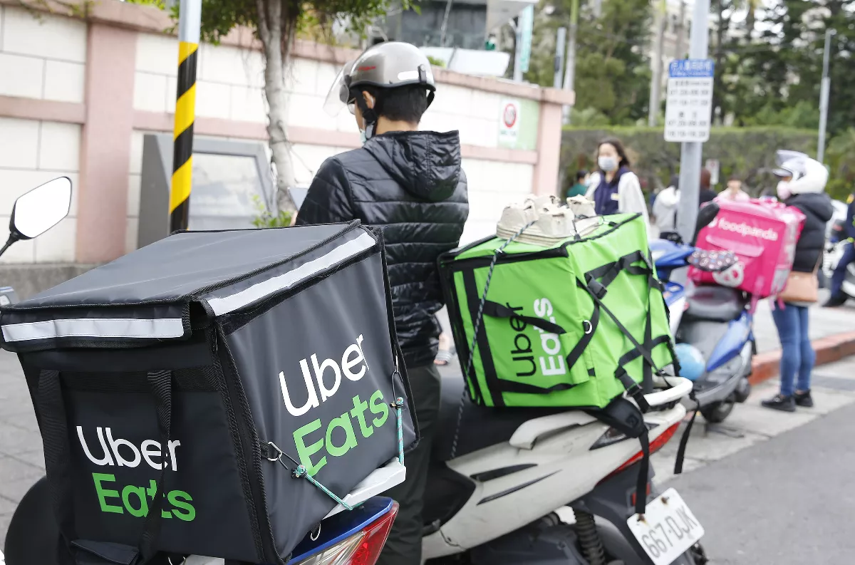 Uber Eats與保險業合作 供外送夥伴第三人責任險