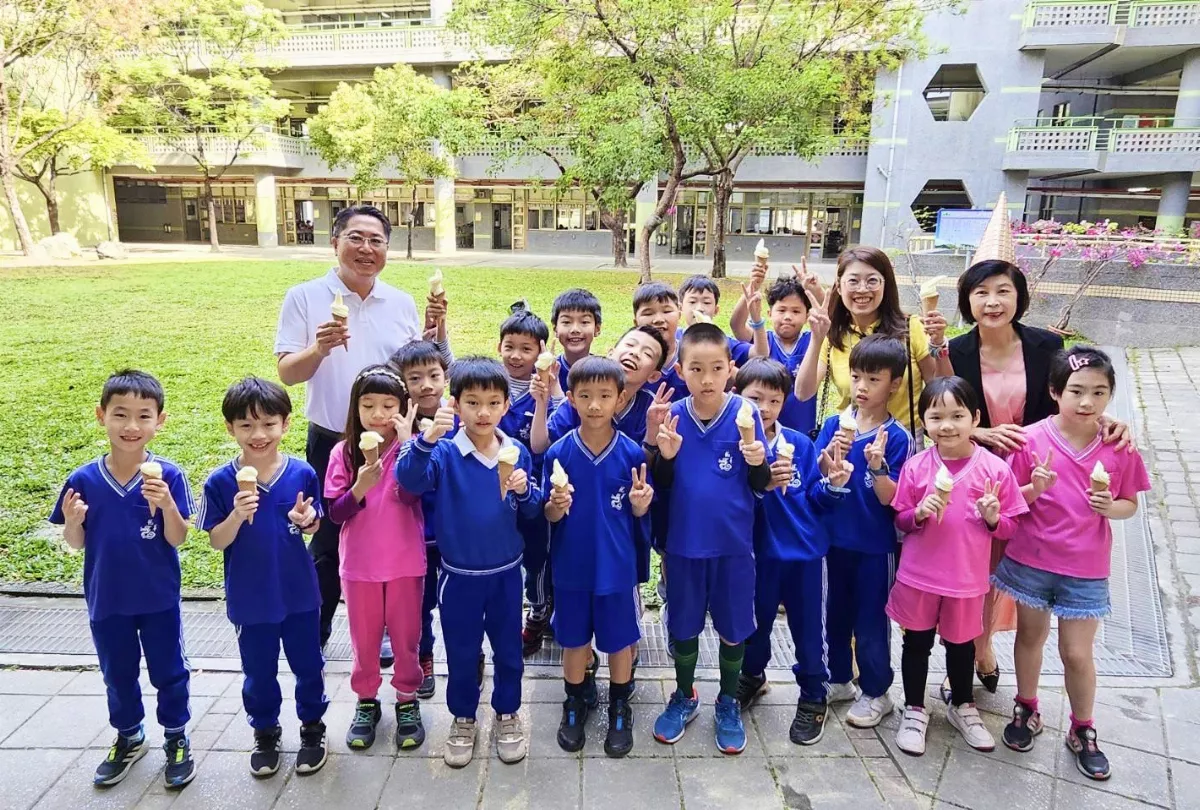 叭噗來了！　師生攜手嘗冰氛迎接兒童節