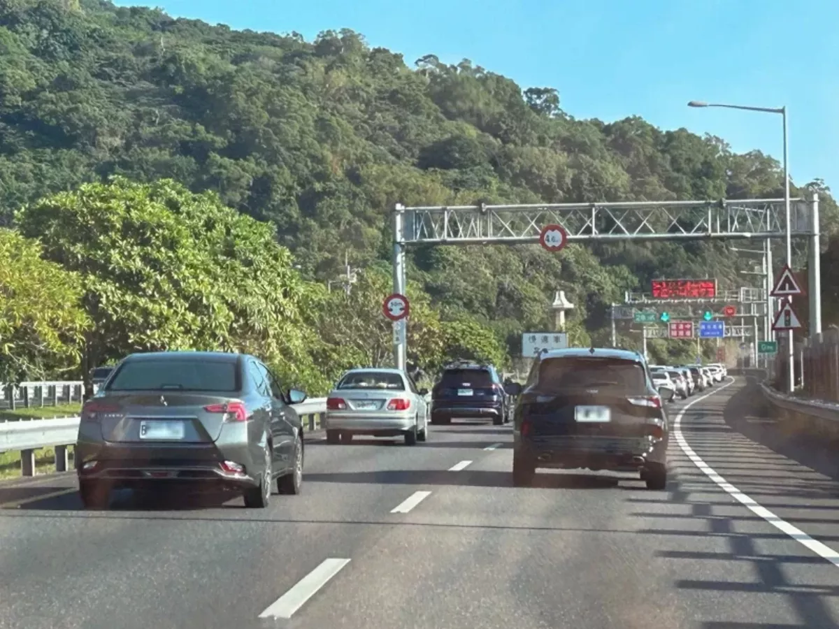 花蓮強震影響連假返鄉 國5順暢、車潮較同期少9%