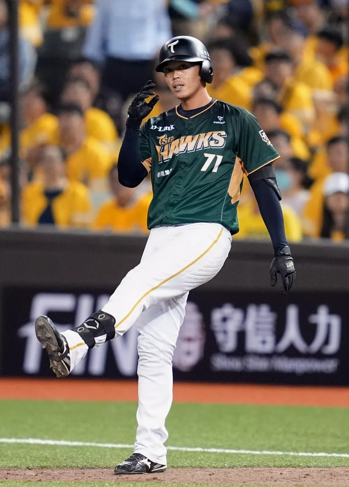 中職／敲回雄鷹隊史首分 杜家明很榮幸