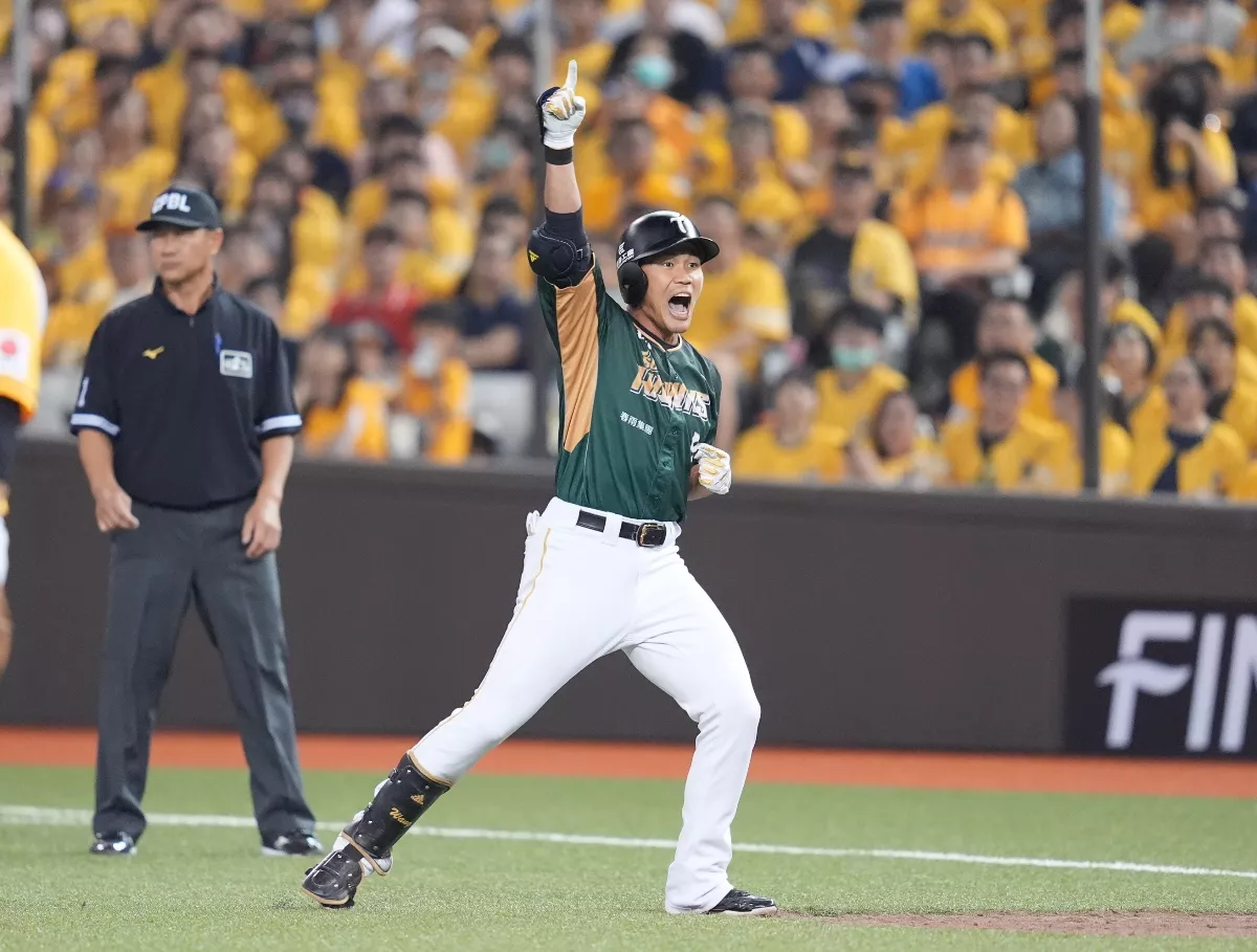 中職／狀元、大王連線！ 雄鷹隊史首戰即首勝