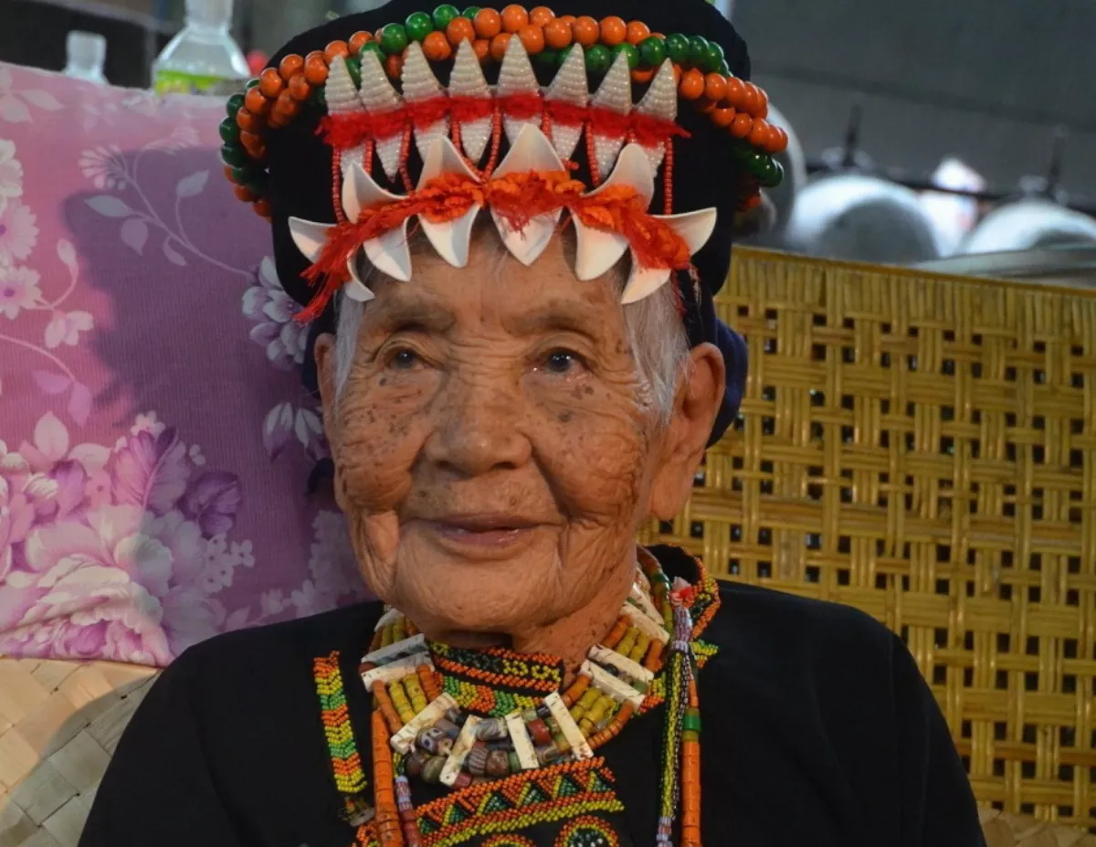 魯凱族手紋耆老柯梅花辭世 享嵩壽100歲