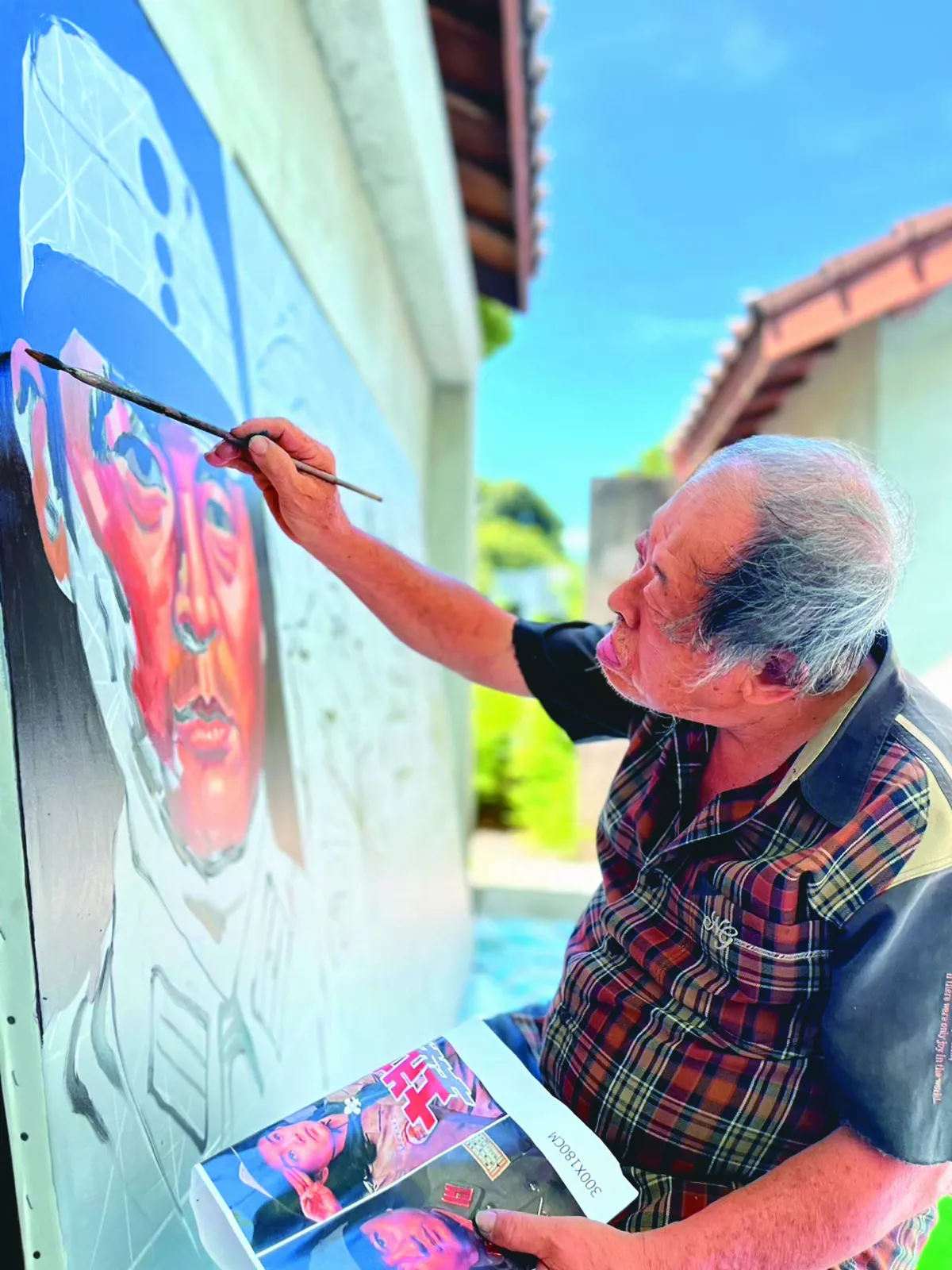 從業半世紀 顏振發繪千幅電影看板