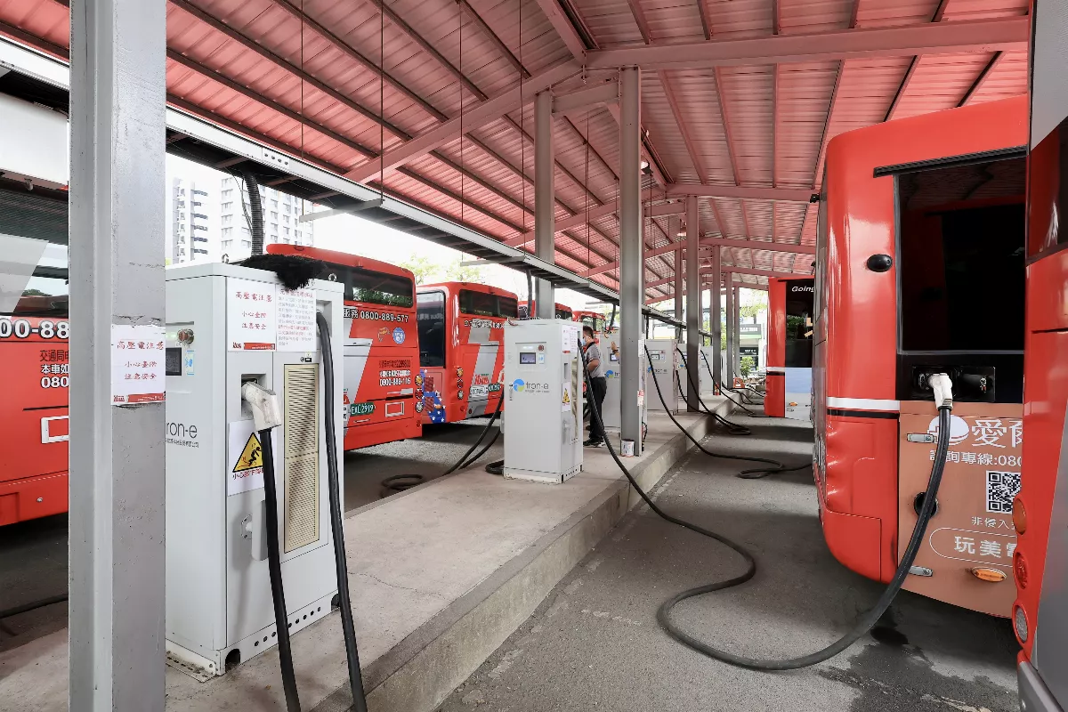 全電動化　漢程客運取得首例公車碳權折換