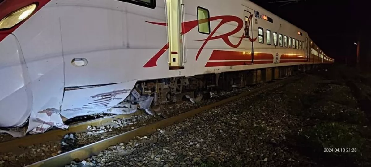 台鐵普悠瑪擦撞落石出軌 今晨搶通雙線降速慢行