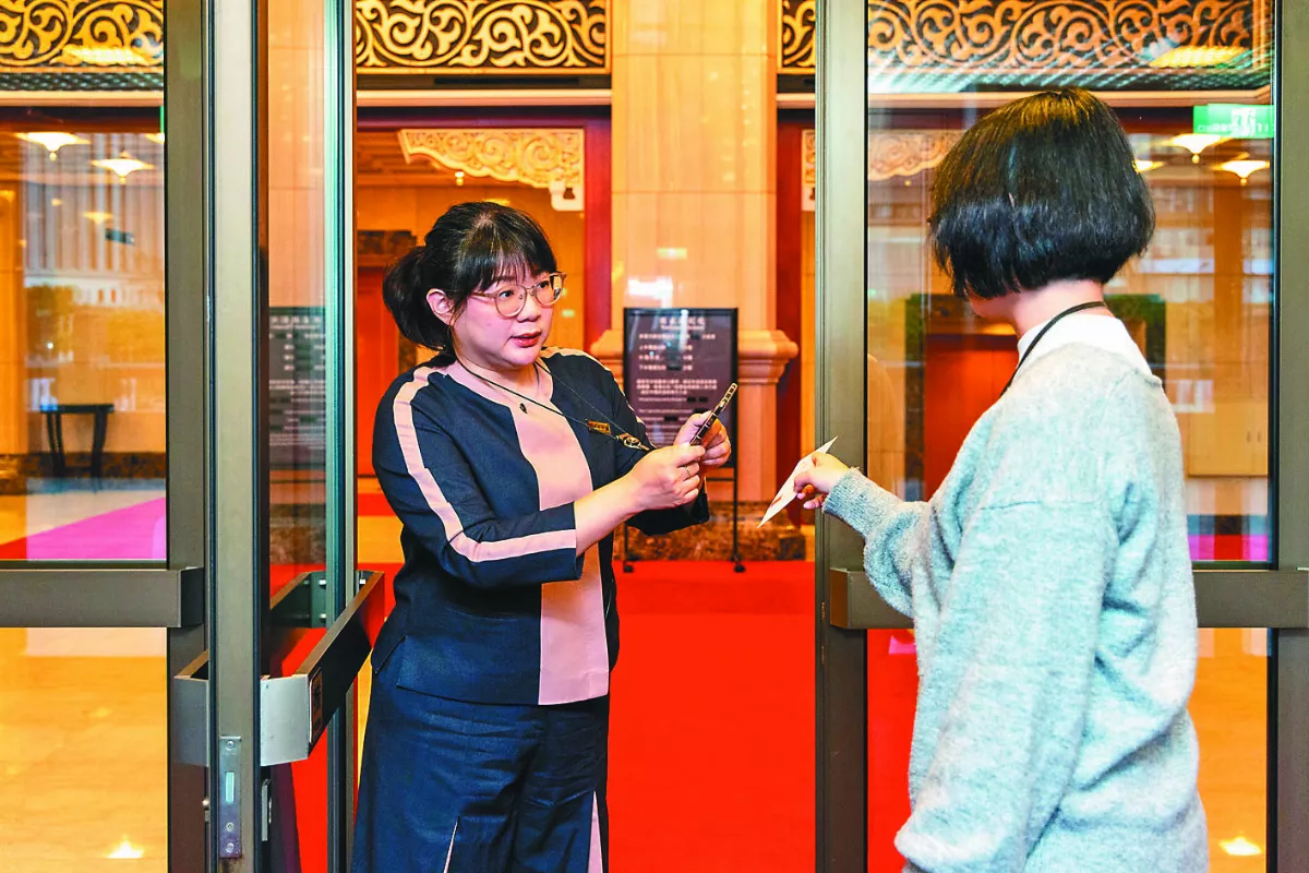 驗票服務人員 兩廳院幕後英雄