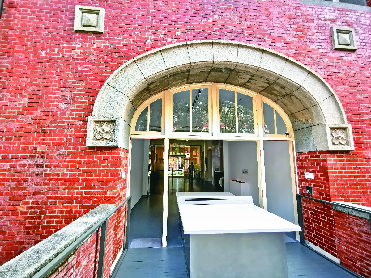 【談│藝│談│心】 串連校園和藝術館的回憶—「川堂」