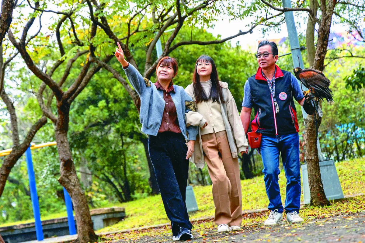 美人腿女孩 沈利倩馴鷹教勵志