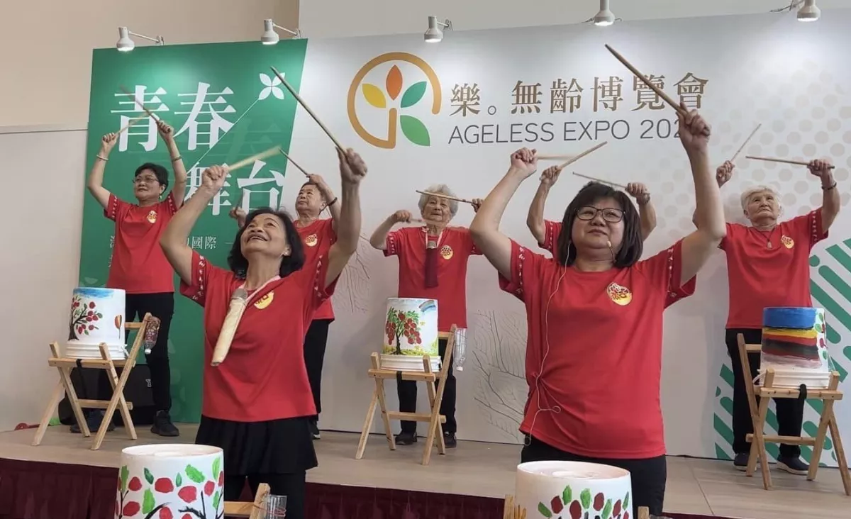 世界地球日／鍋碗瓢盆製環保樂器  長輩用玻璃瓶奏出小星星旋律  