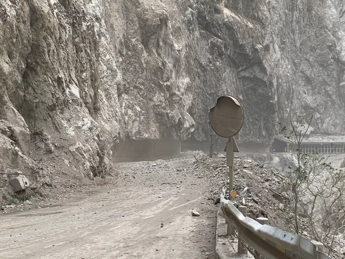 中橫公路多處坍方 天祥至太魯閣中午前暫停放行