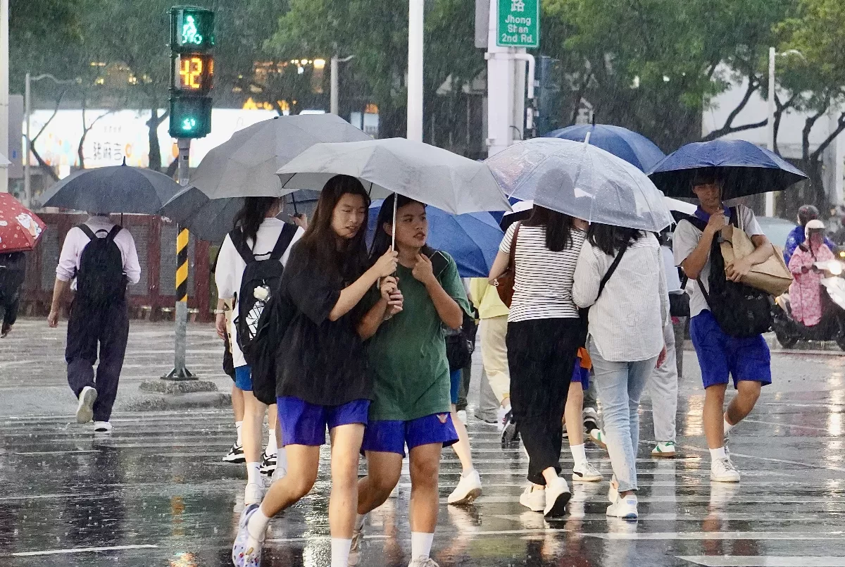 今西半部慎防雷雨 周末降雨漸趨緩