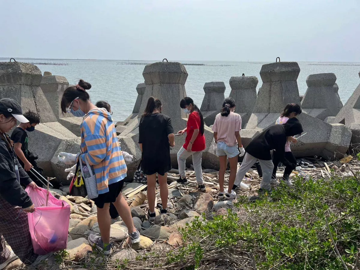 椬梧溼地生態探索 海漂垃圾造廢船