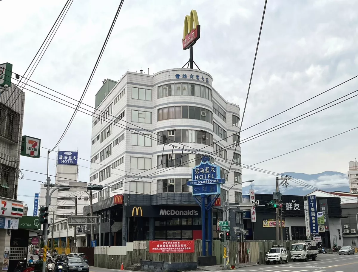 花蓮強震受損 吉安地標麥當勞恐拆除