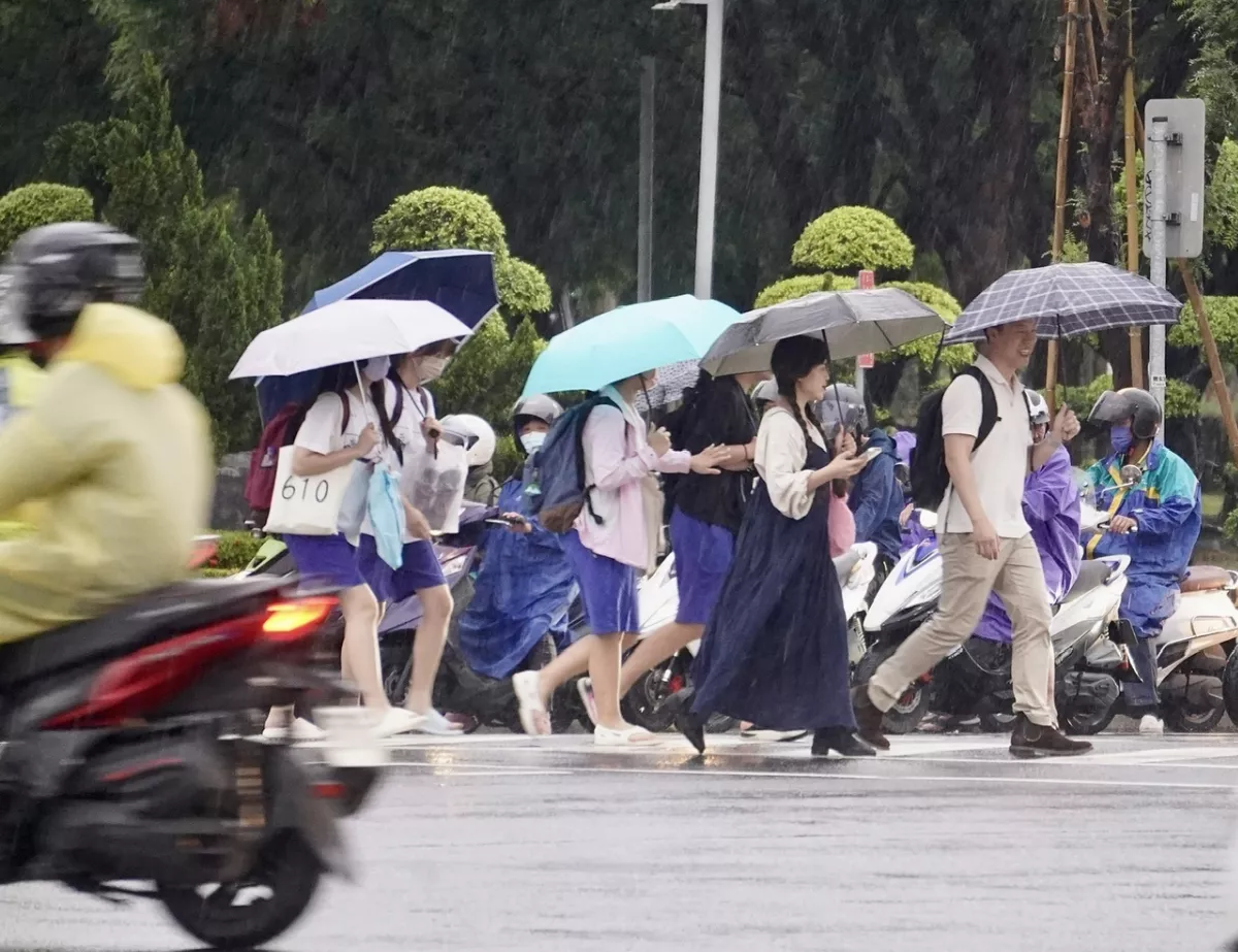 西半部今晚起降雨漸增 另波鋒面下周報到變溼冷