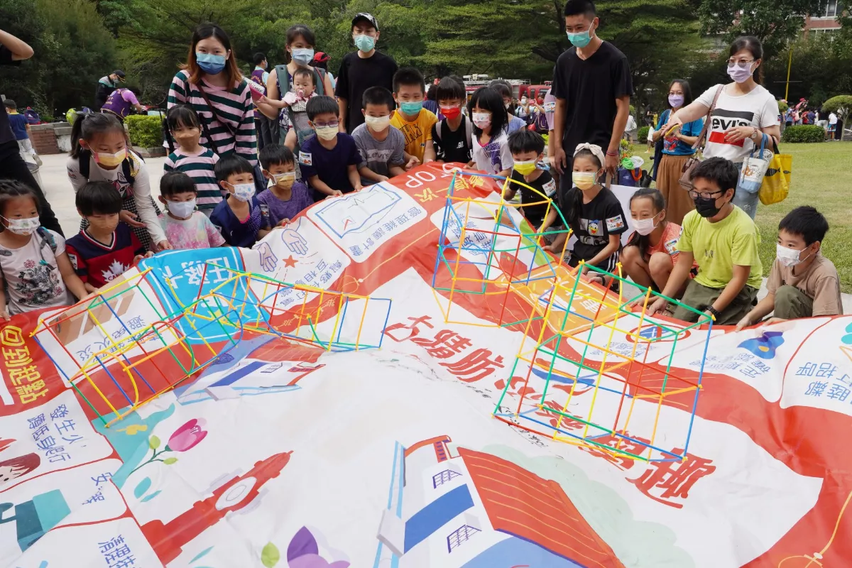 因應地震頻傳　大學前進中小學宣導防災演練