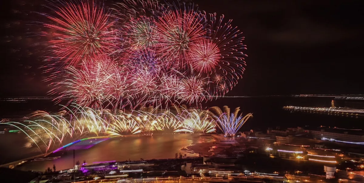 2024澎湖海上花火節開幕 吸引逾1萬6000人朝聖