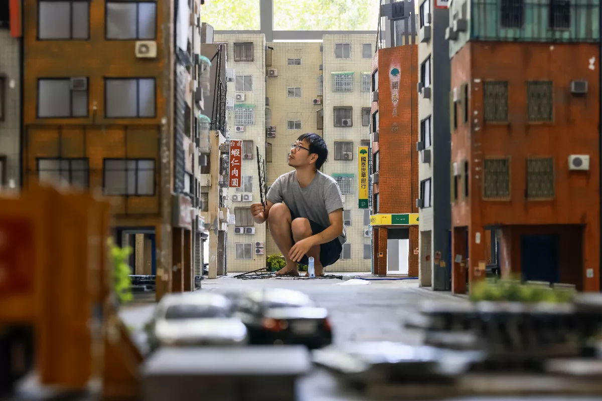 張立人歷時14年打造虛實世界 「戰鬥之城．終」北師美術館登場