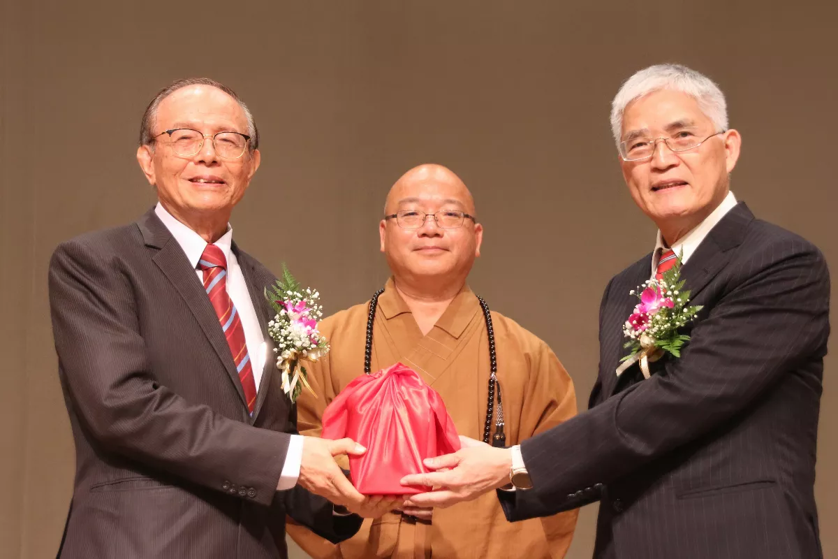 南華大學校長交接 高俊雄期許邁向永續