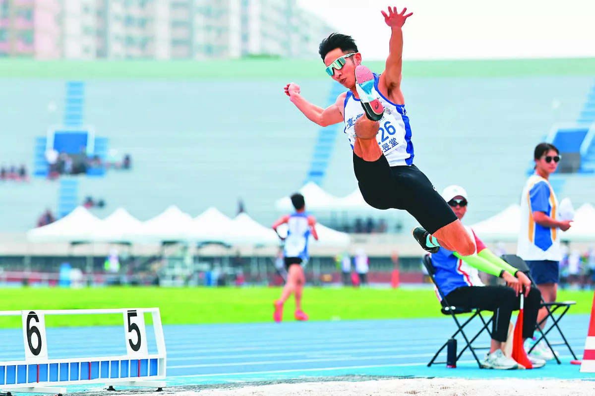 笑納92金  台北市大奪全大運總錦標  