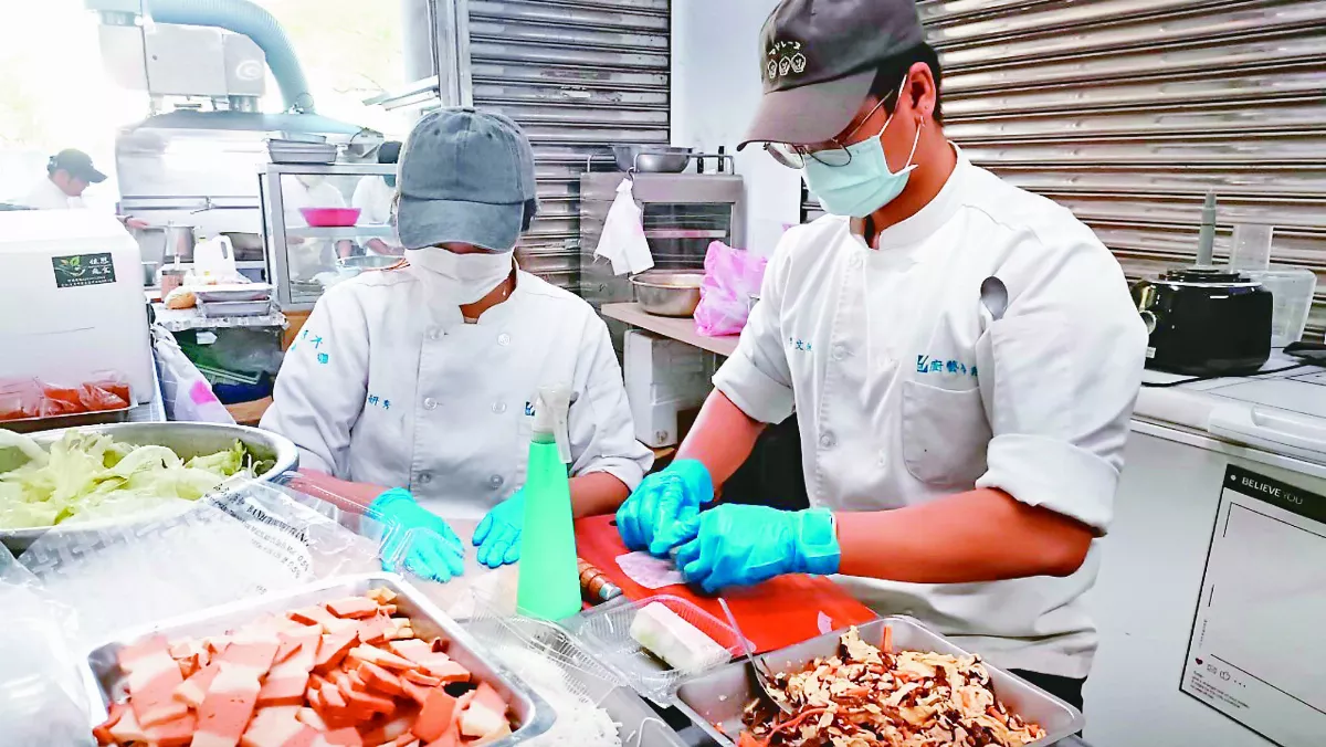 義賣蔬食 最好的畢業禮物