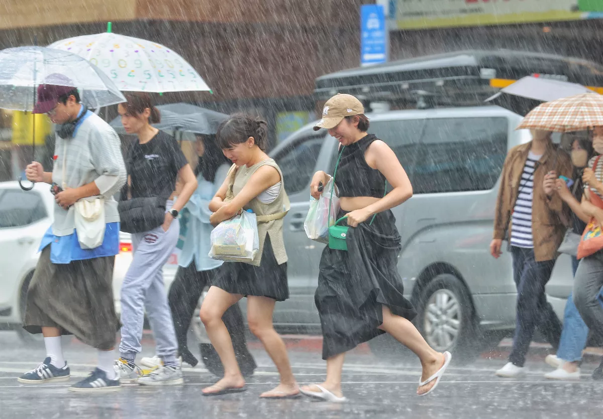 今午後降雨機率增 明起梅雨鋒面南北徘徊炸4天