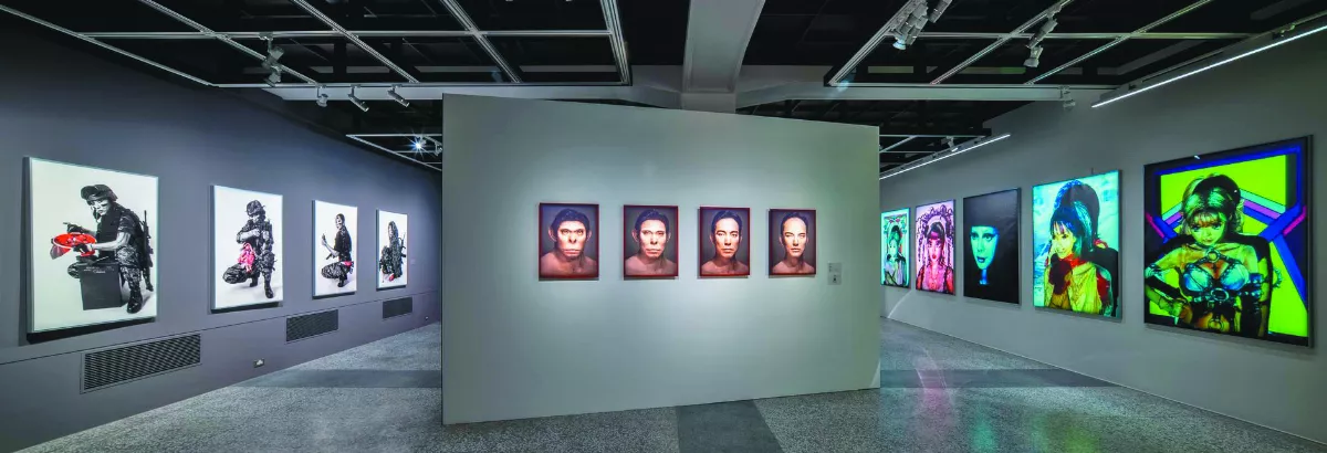 藝術家自我凝視 探索多重鏡像世界