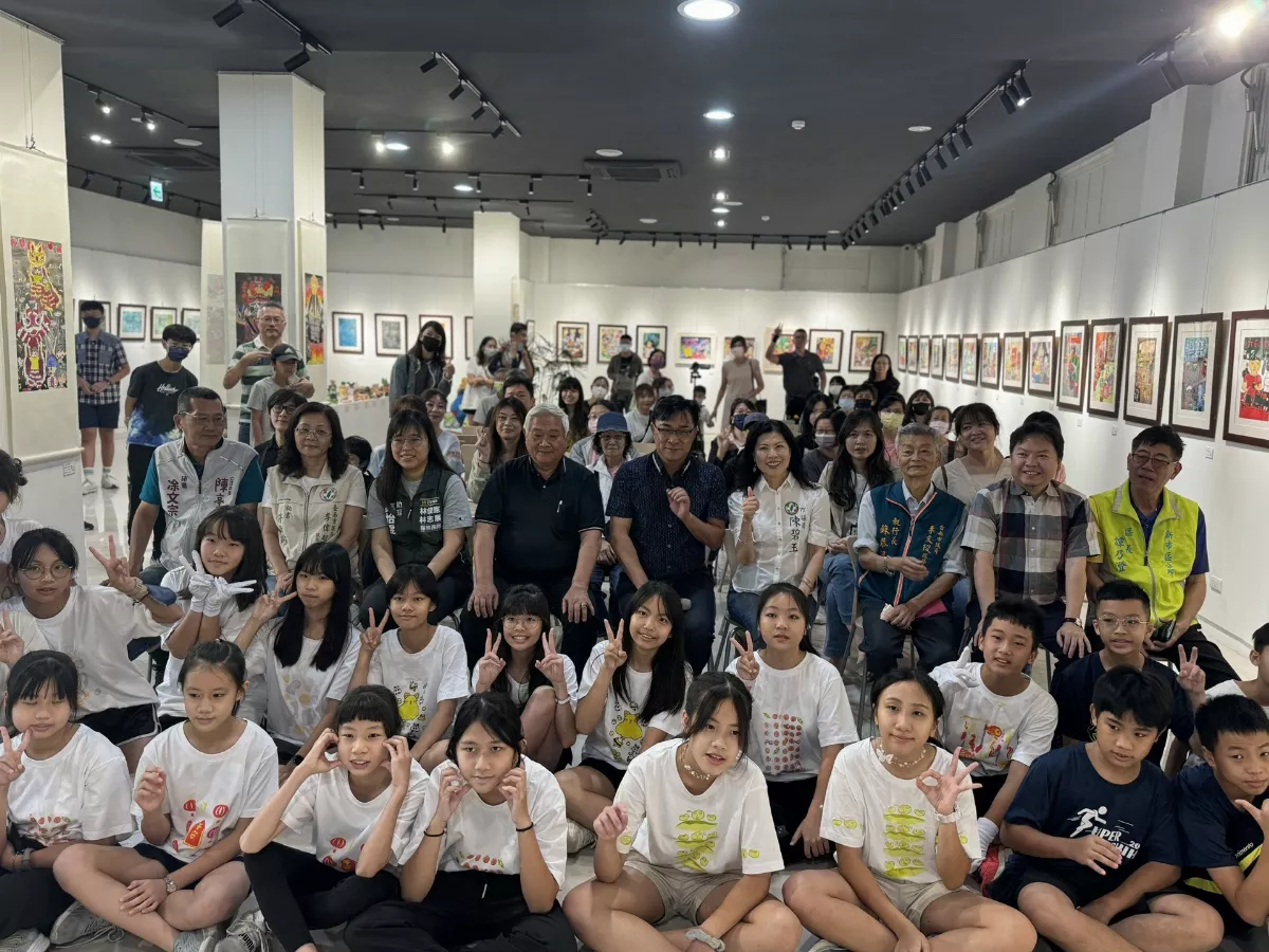 黑面琵鷺化身扭蛋  國中小美術班聯展開箱創意無限