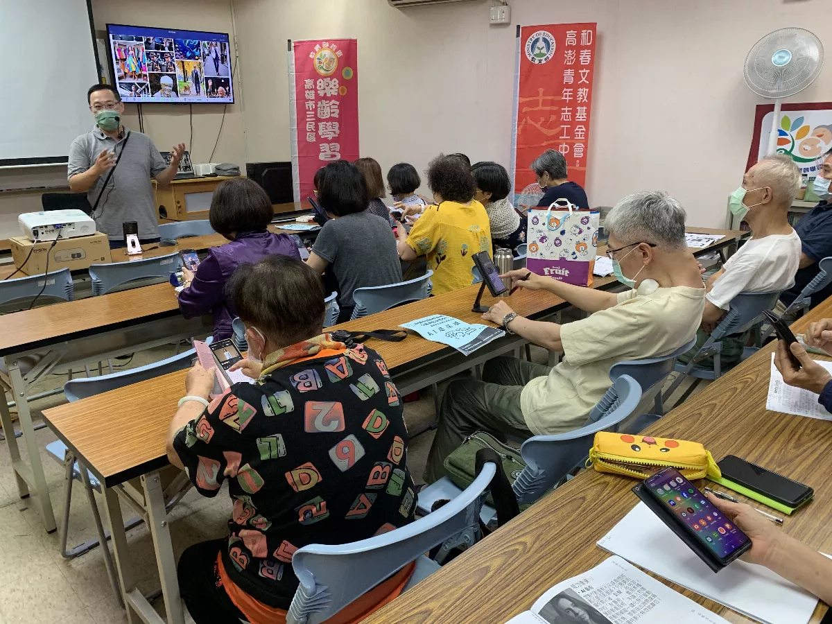 全民AI時代來了！　樂齡阿公阿嬤也會Chat GPT