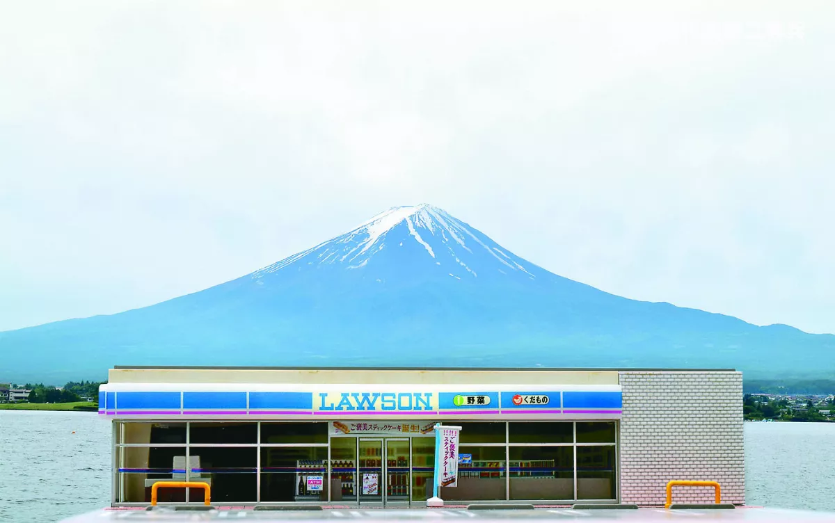 超商模型帶著走  見富士山就能合照