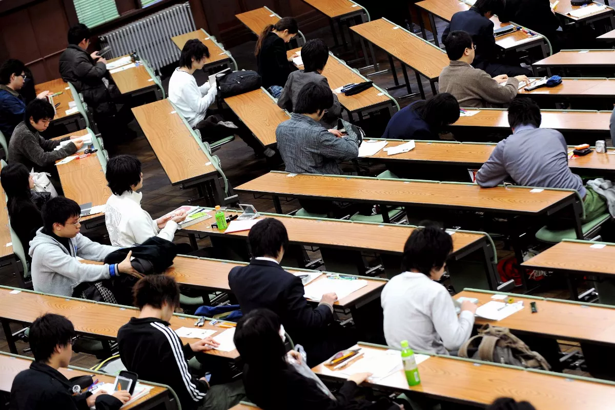 教學影片有助提升成績？ 日本研究：純念書效率較好