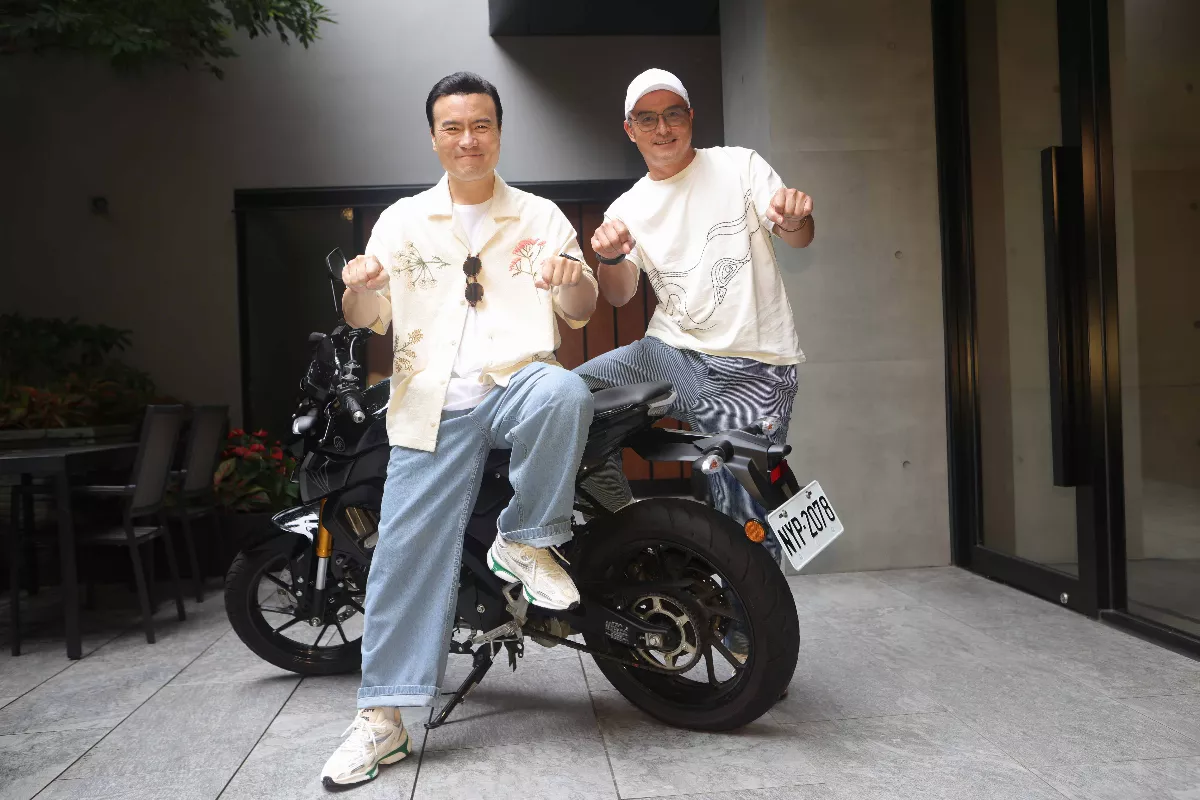 李銘順、李銘忠兄弟主持《歐吉桑騎士》 先考台灣機車駕照　