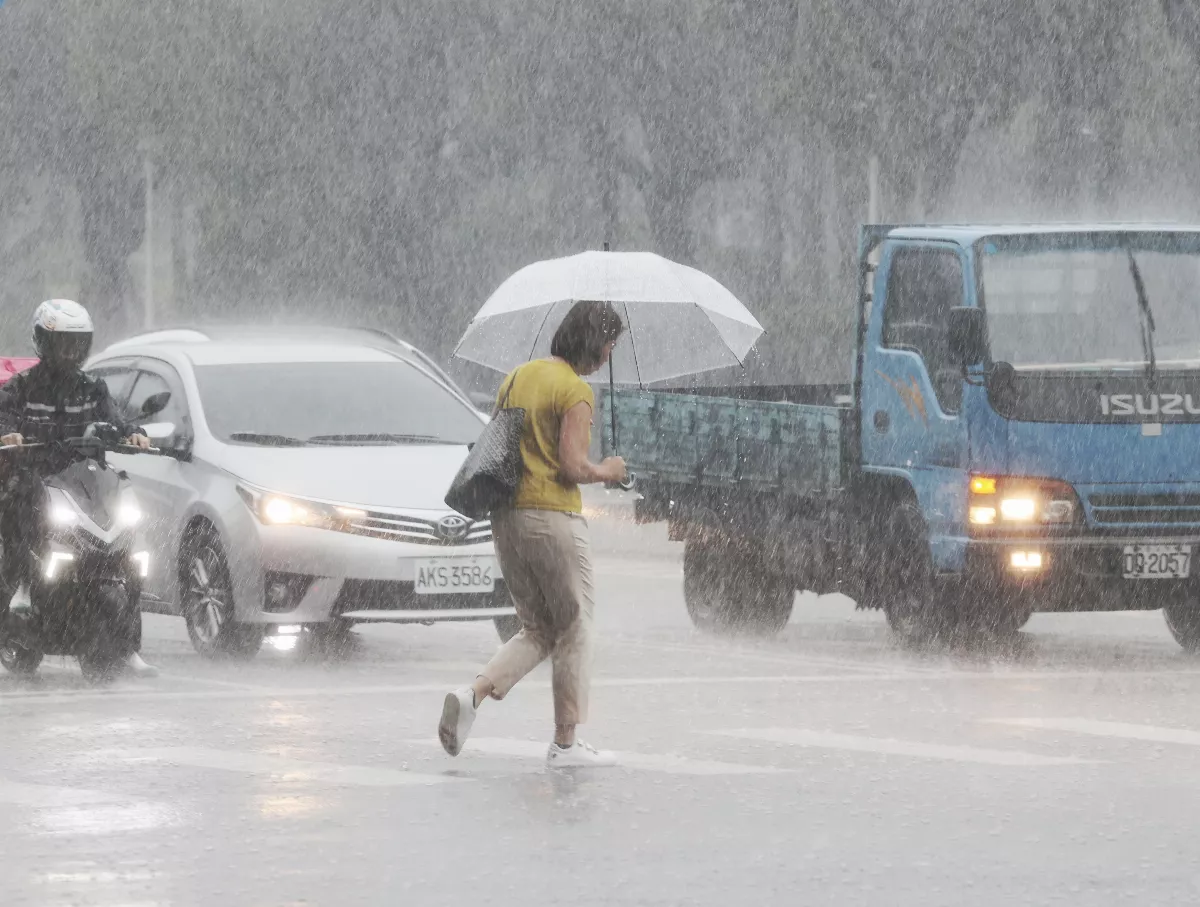 5縣市豪大雨特報 劇烈天氣持續到晚間