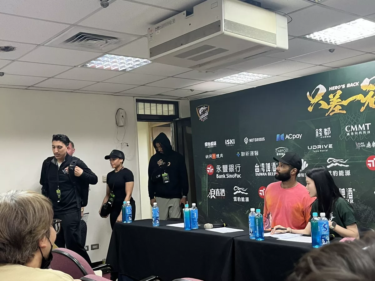 T1／桃園球場記者室下雨 卡森斯：DamX