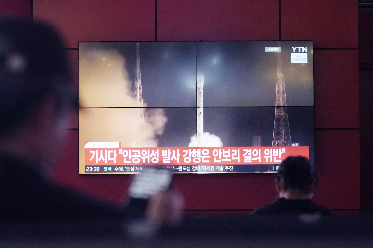 北韓軍事偵察衛星發射失敗 飛行途中爆炸