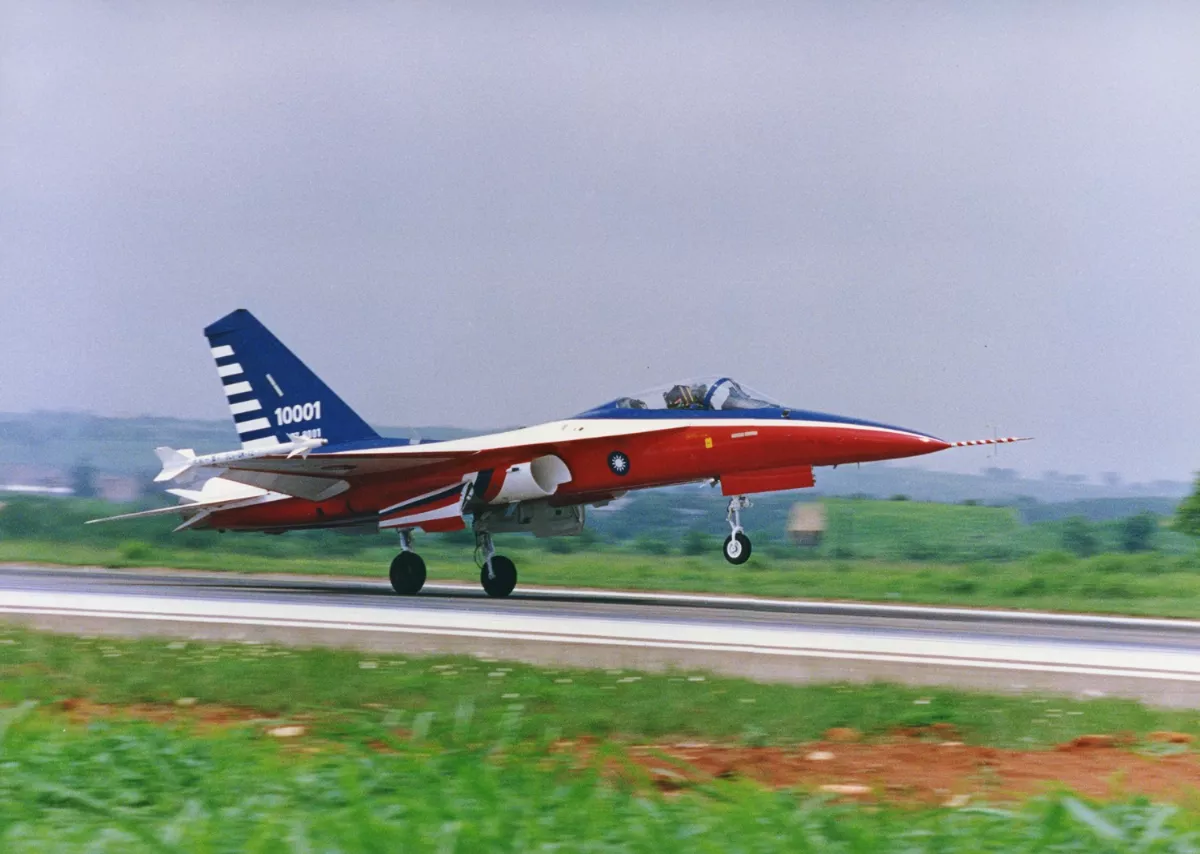 紀念經國號首飛35年 漢翔：無IDF就無F-16與幻象