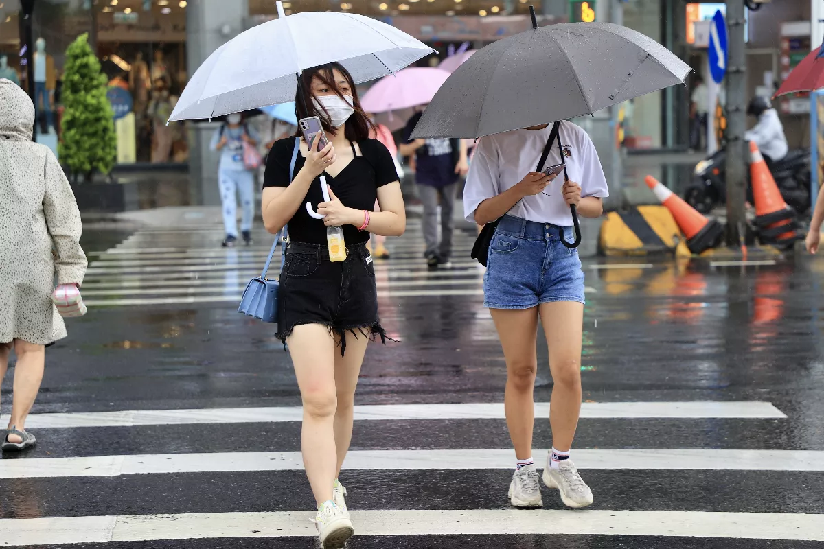 雨勢趨緩高溫上看32度 周末鋒面帶來局部大雨