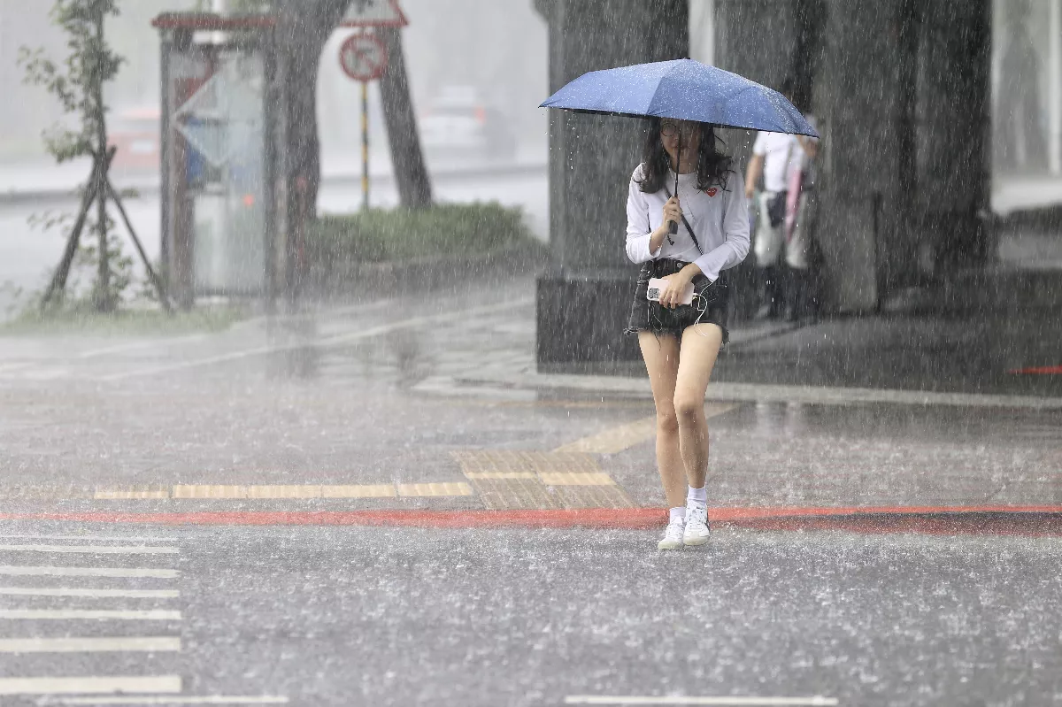 6縣市慎防豪大雨、雷雨 預計持續到晚間