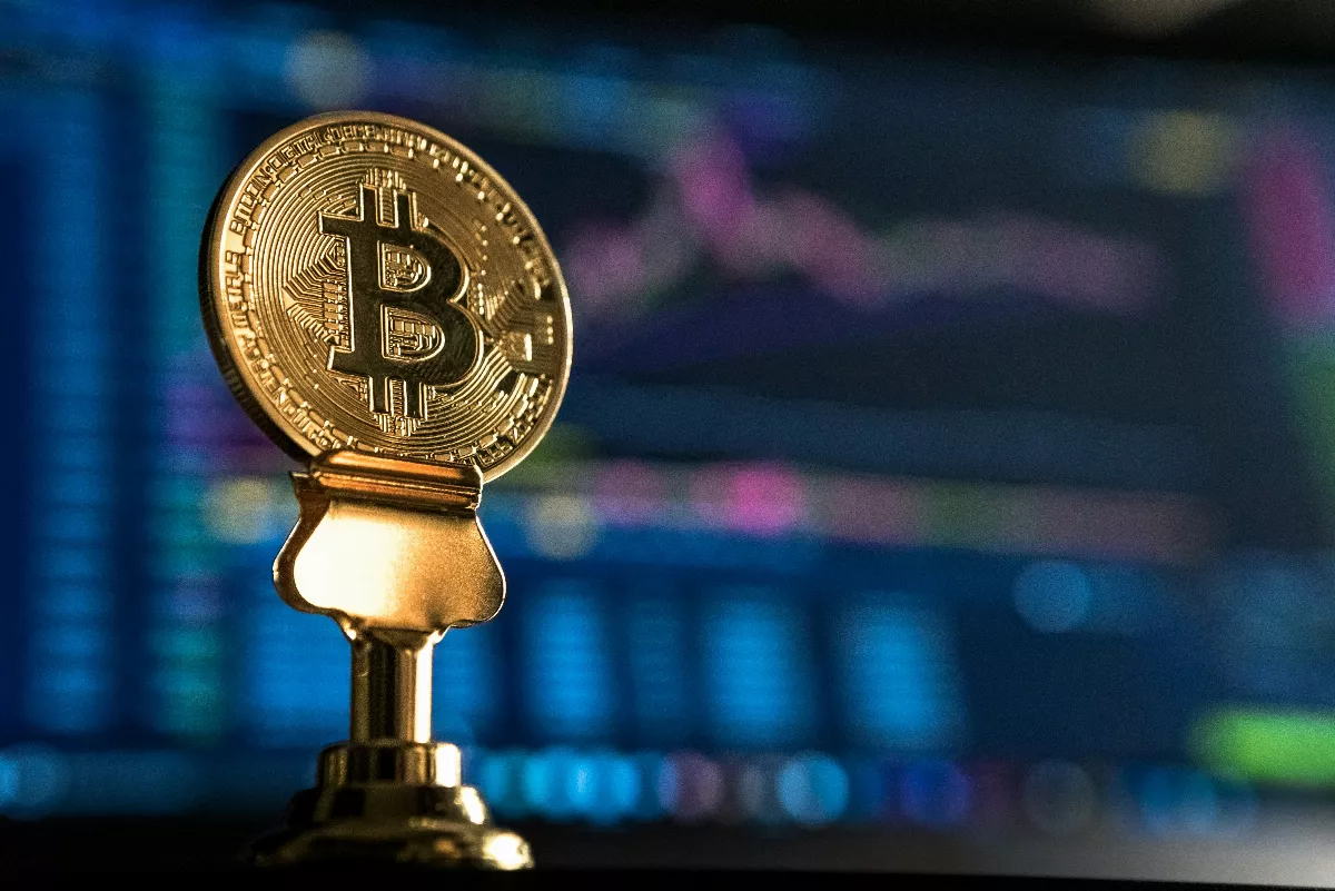 諾貝爾經濟學獎得主示警 AI熱潮恐重演加密貨幣泡沫化