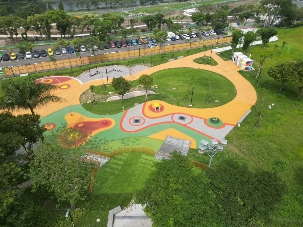 新店親情河濱公園共融遊戲場啟用 親子休憩好去處
