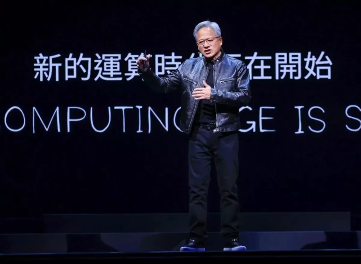 黃仁勳台大演說秀國台語 宣告新的運算時代開始 