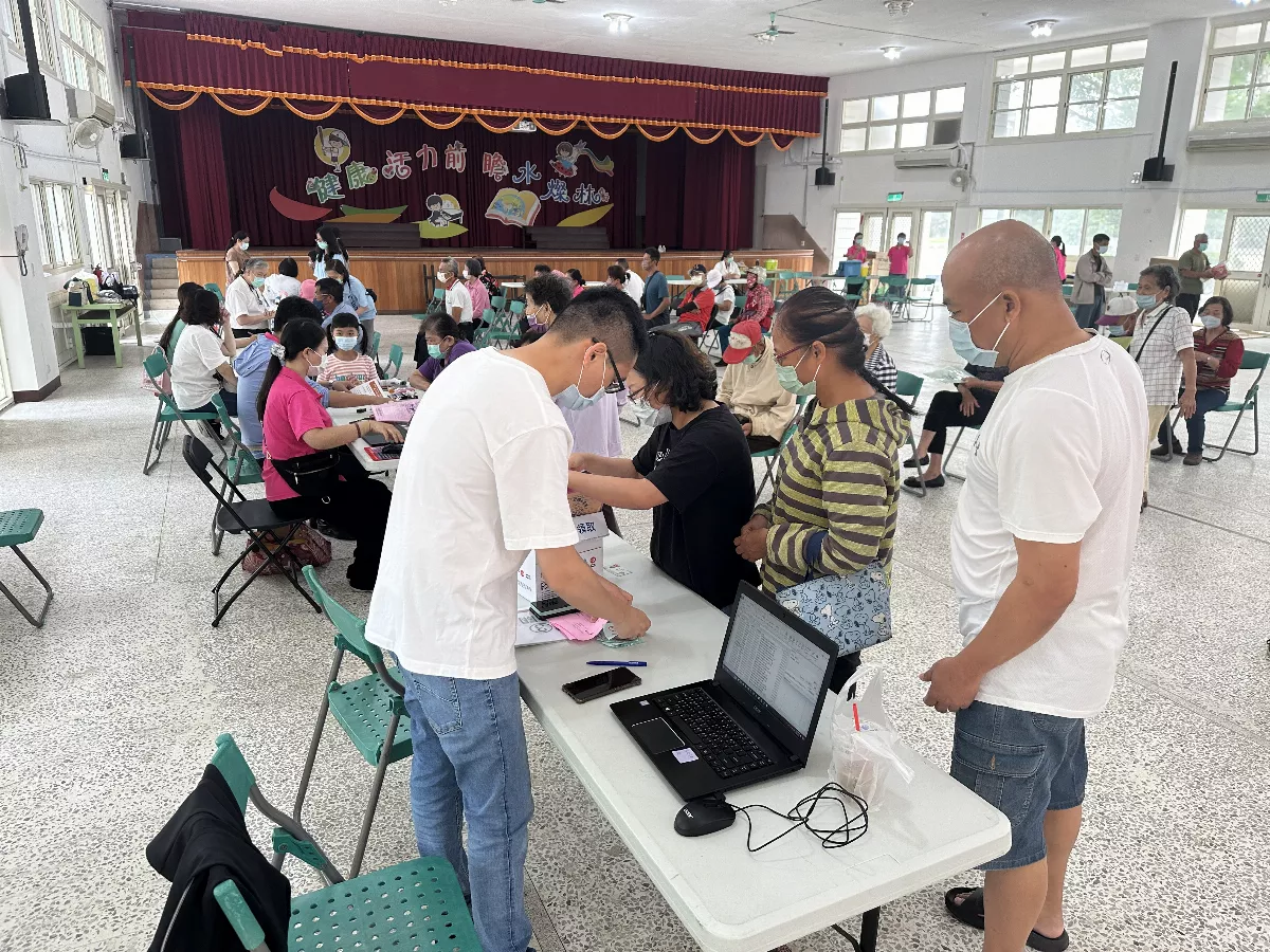 新冠病毒每周增200例確診 祭出好禮接種率仍低