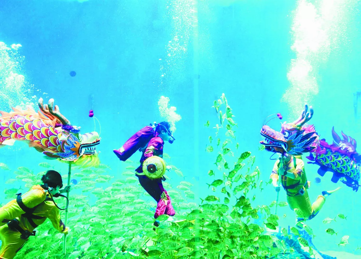 水底舞龍迎端午