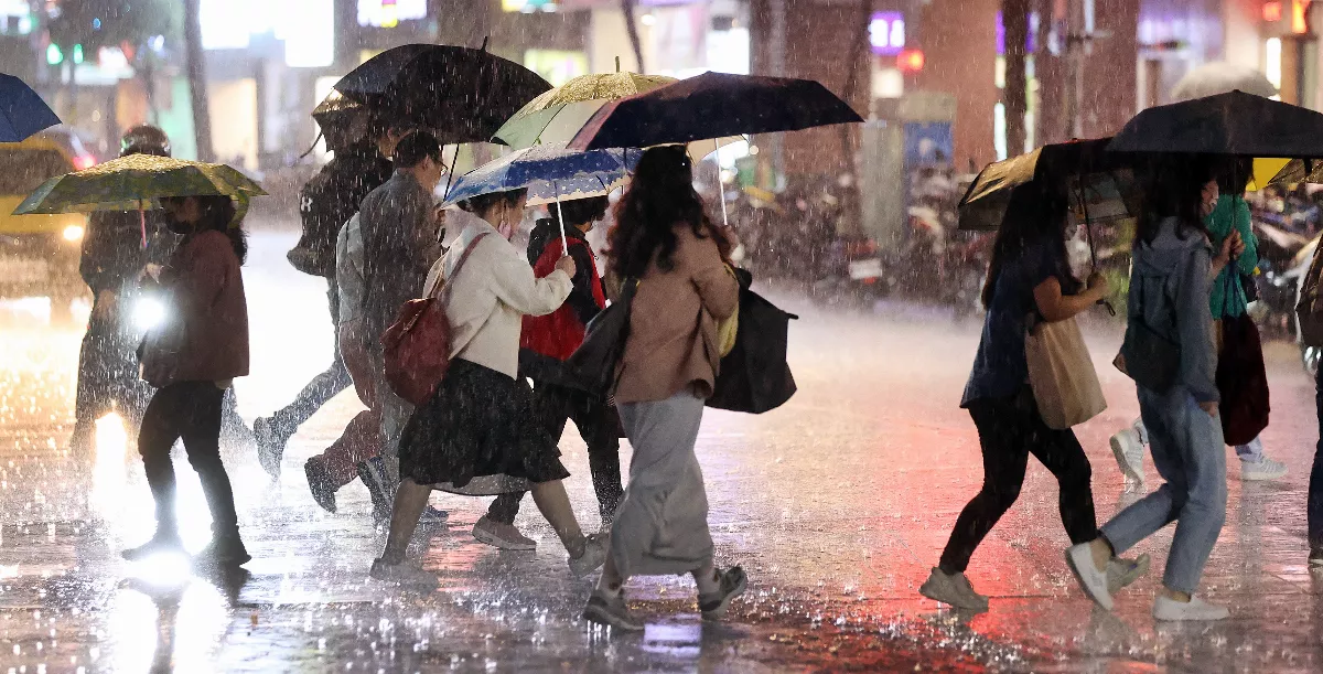 雷雨帶將抵達台南至屏東 留意強風瞬間大雨