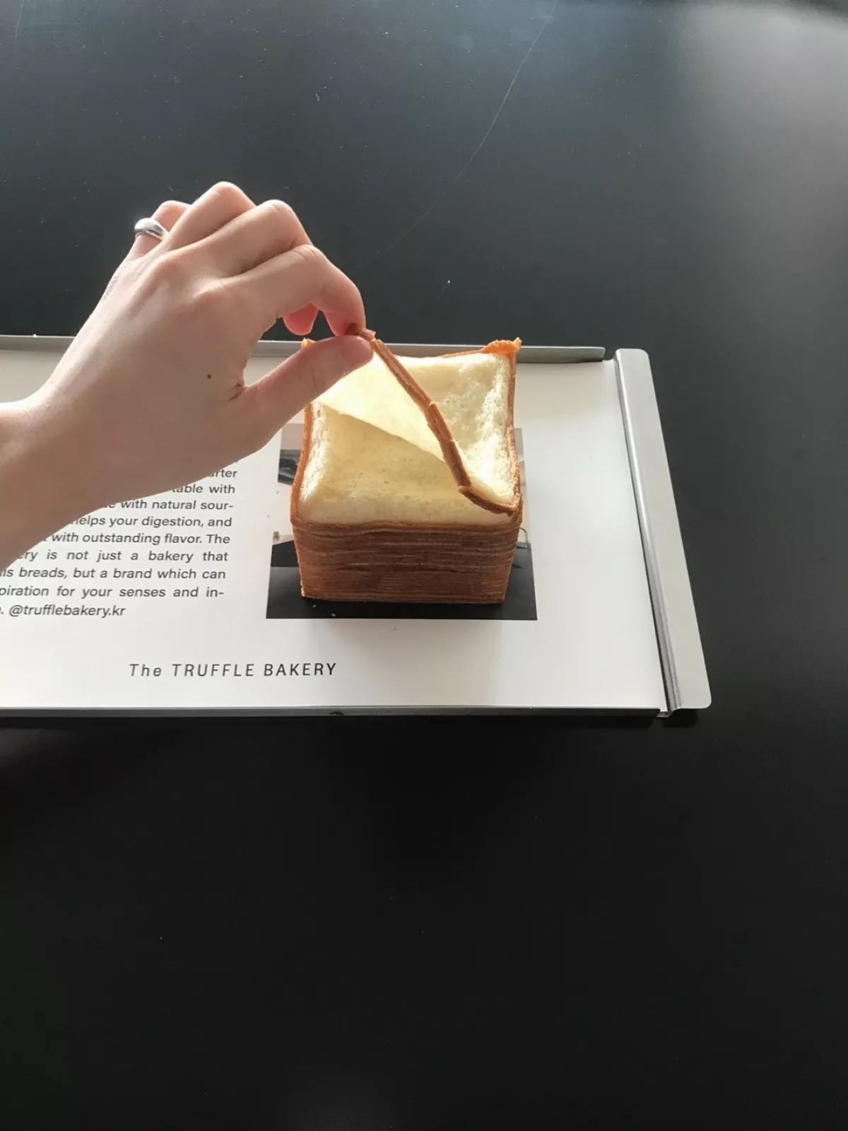 紙巾吐司在台掀話題 享用美食慎防高熱量